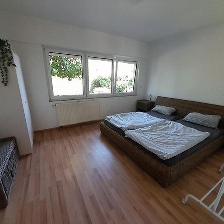 Appartement Goldstueck Im Gruenen à Bad Schönborn Extérieur photo
